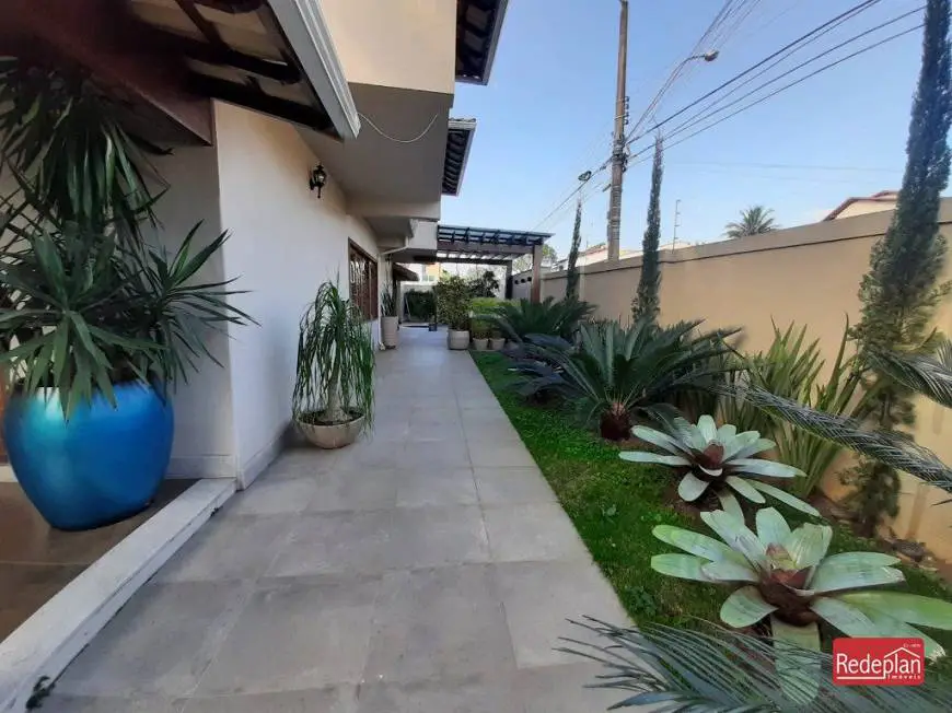 Foto 2 de Casa com 4 Quartos à venda, 348m² em Jardim Amália, Volta Redonda