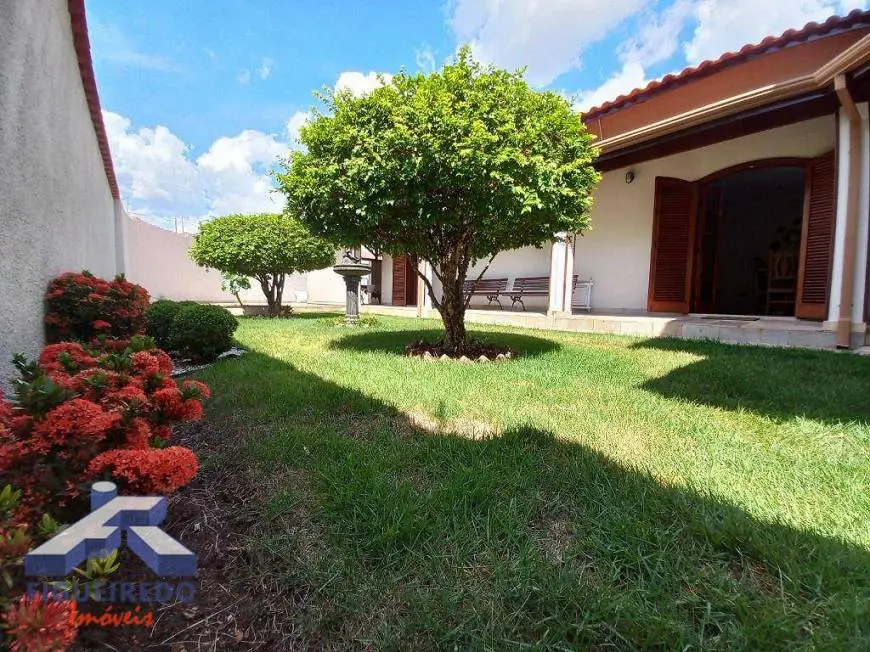 Foto 3 de Casa com 4 Quartos à venda, 306m² em Jardim Andrea Ville, Tatuí