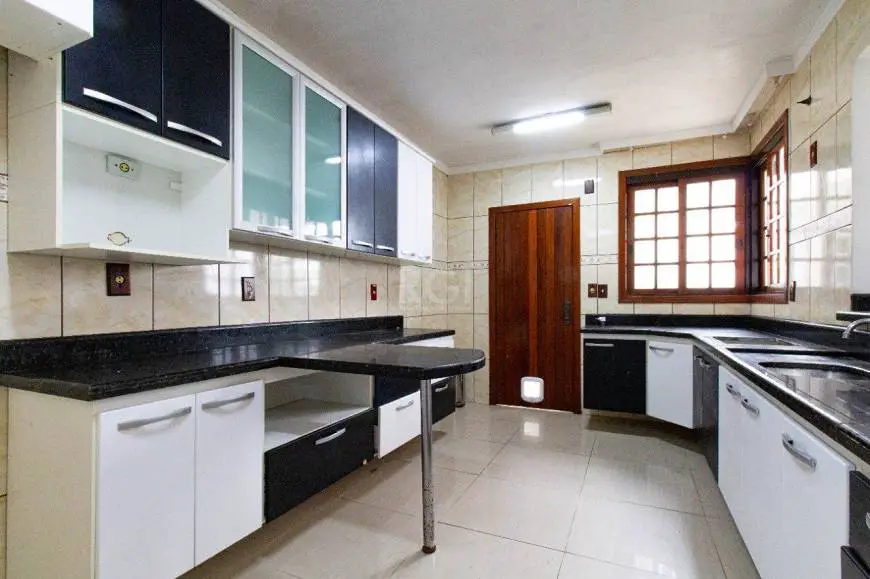 Foto 4 de Casa com 4 Quartos à venda, 300m² em Jardim Floresta, Porto Alegre