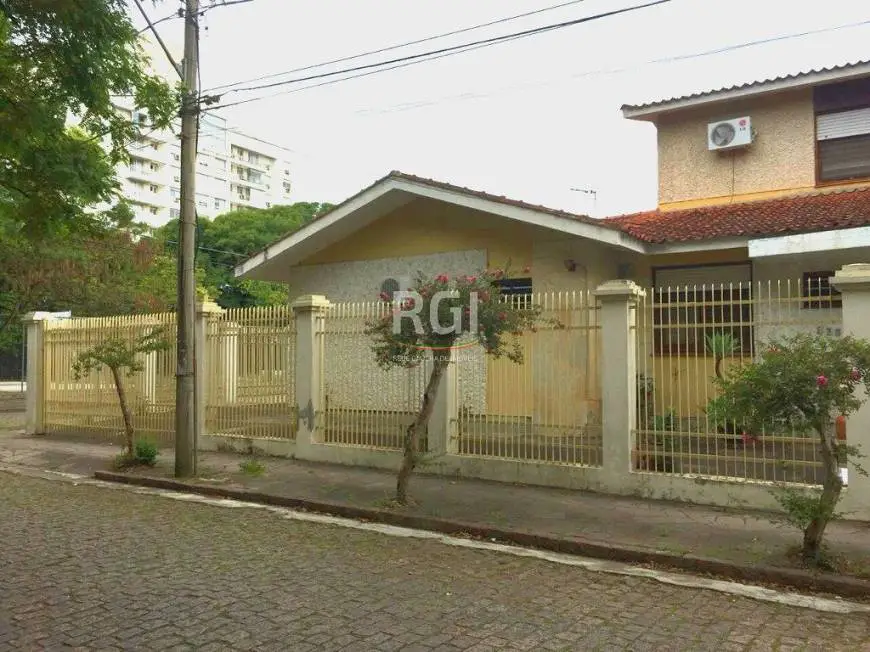 Foto 3 de Casa com 4 Quartos à venda, 340m² em Jardim Lindóia, Porto Alegre