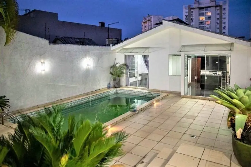 Foto 2 de Casa com 4 Quartos à venda, 450m² em Jardim Lindóia, Porto Alegre