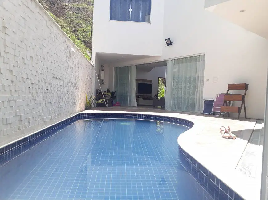 Foto 2 de Casa com 4 Quartos à venda, 350m² em Matadouro, Barra do Piraí