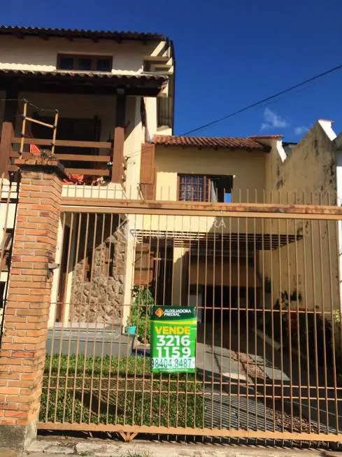 Foto 1 de Casa com 4 Quartos à venda, 246m² em Medianeira, Porto Alegre