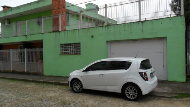 Foto 1 de Casa com 4 Quartos à venda, 273m² em Medianeira, Porto Alegre