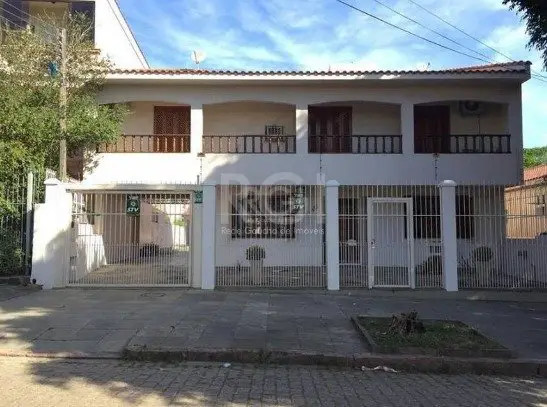 Foto 1 de Casa com 4 Quartos à venda, 390m² em Medianeira, Porto Alegre