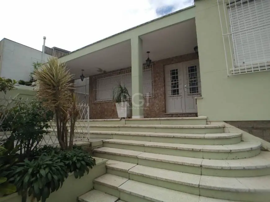 Foto 1 de Casa com 4 Quartos à venda, 420m² em Medianeira, Porto Alegre