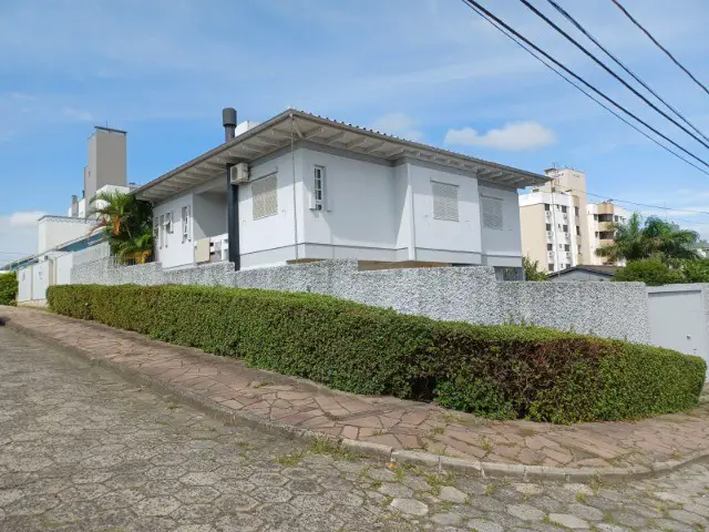 Foto 1 de Casa com 4 Quartos à venda, 440m² em Michel, Criciúma