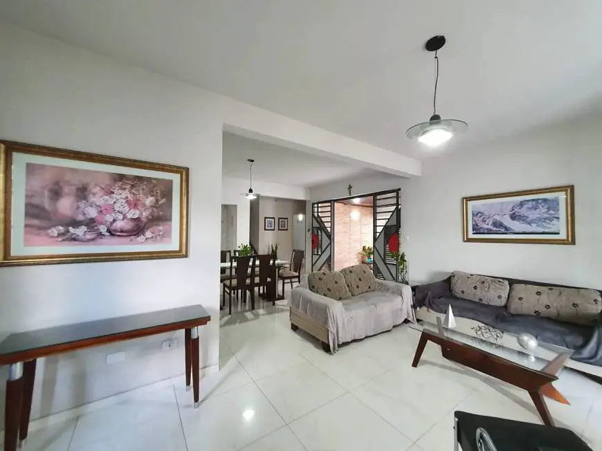 Foto 3 de Casa com 4 Quartos à venda, 200m² em Morada do Sol, Teresina