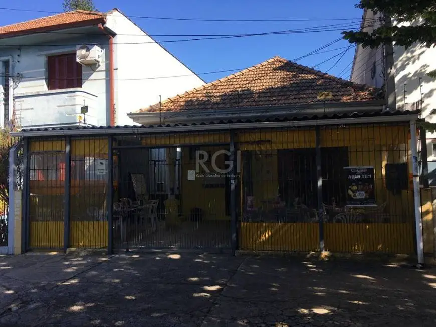 Foto 1 de Casa com 4 Quartos à venda, 205m² em Navegantes, Porto Alegre