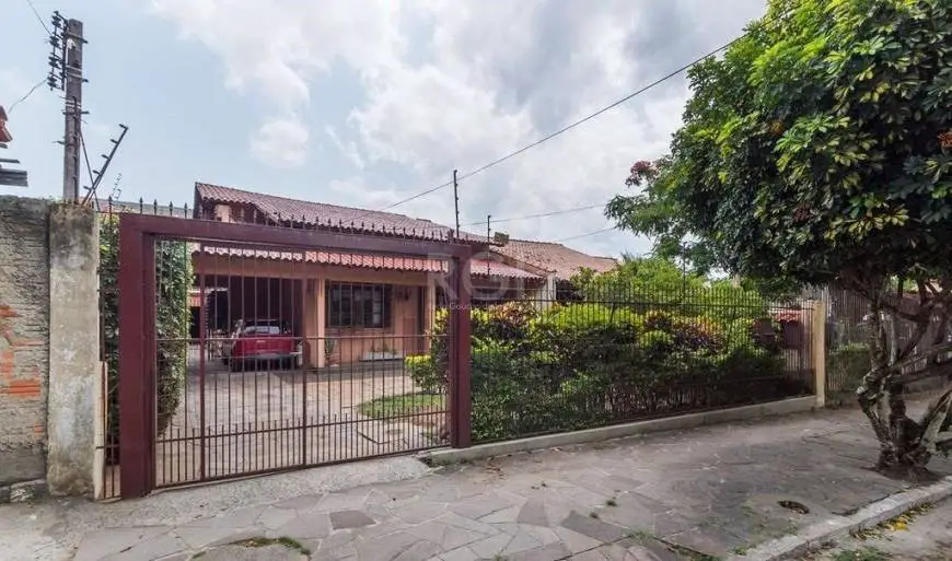 Foto 1 de Casa com 4 Quartos à venda, 257m² em Nonoai, Porto Alegre
