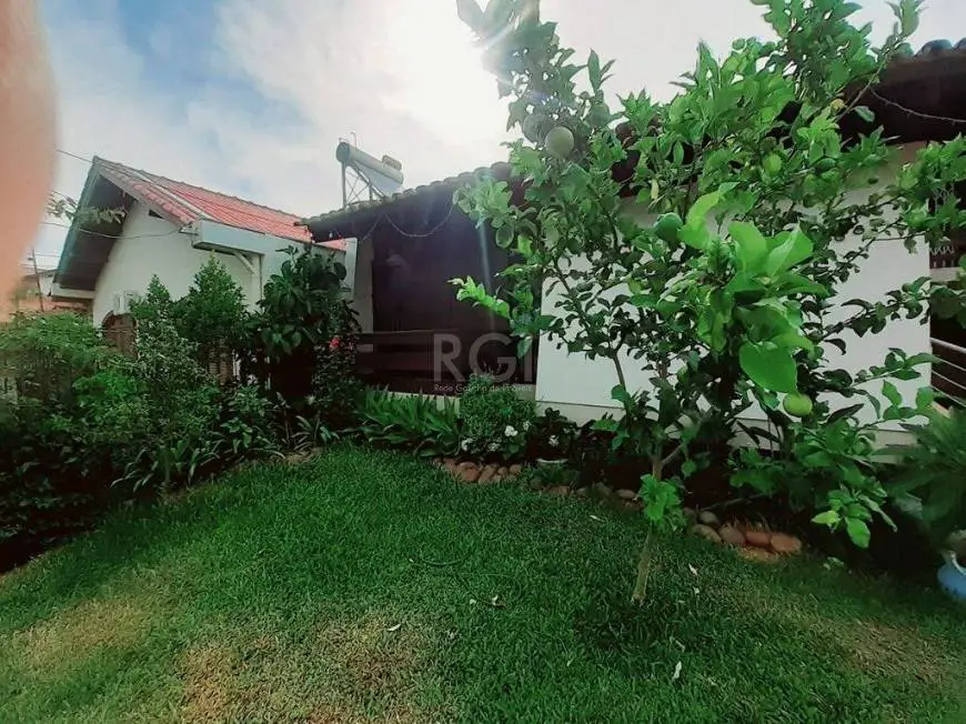 Foto 3 de Casa com 4 Quartos à venda, 260m² em Nonoai, Porto Alegre