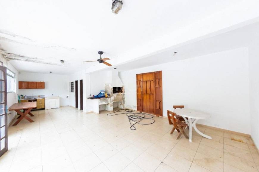 Foto 3 de Casa com 4 Quartos à venda, 450m² em Nonoai, Porto Alegre