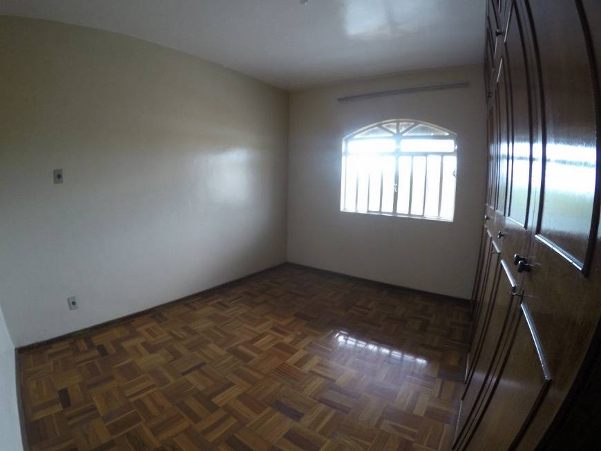 Foto 5 de Casa com 4 Quartos para alugar, 150m² em Ouro Preto, Belo Horizonte
