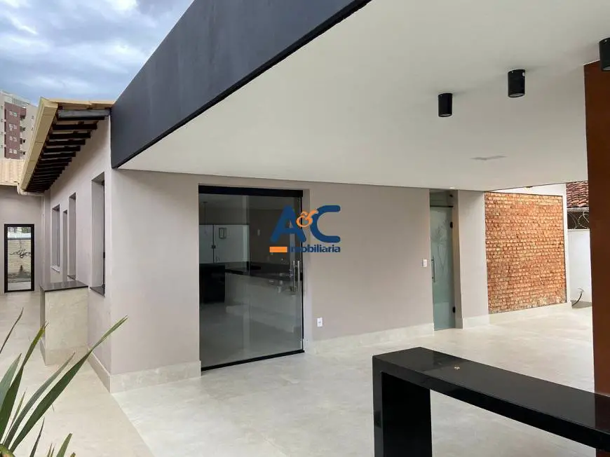 Foto 1 de Casa com 4 Quartos para alugar, 250m² em Ouro Preto, Belo Horizonte
