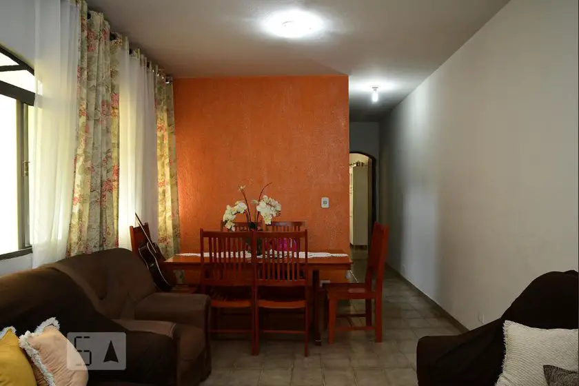 Foto 3 de Casa com 4 Quartos para alugar, 153m² em Parque Dom Henrique, Cotia