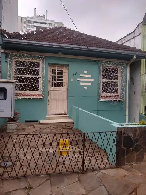 Foto 1 de Casa com 4 Quartos à venda, 124m² em Petrópolis, Porto Alegre