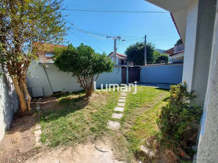 Foto 3 de Casa com 4 Quartos à venda, 200m² em Piratininga, Niterói