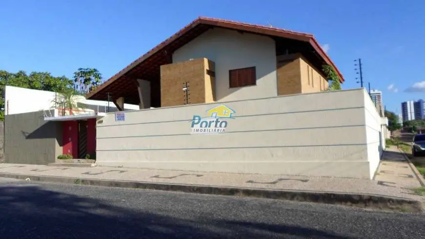Foto 1 de Casa com 4 Quartos à venda, 600m² em Planalto, Teresina