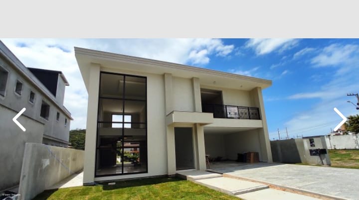 Foto 1 de Casa com 4 Quartos à venda, 291m² em Praia dos Ingleses, Florianópolis
