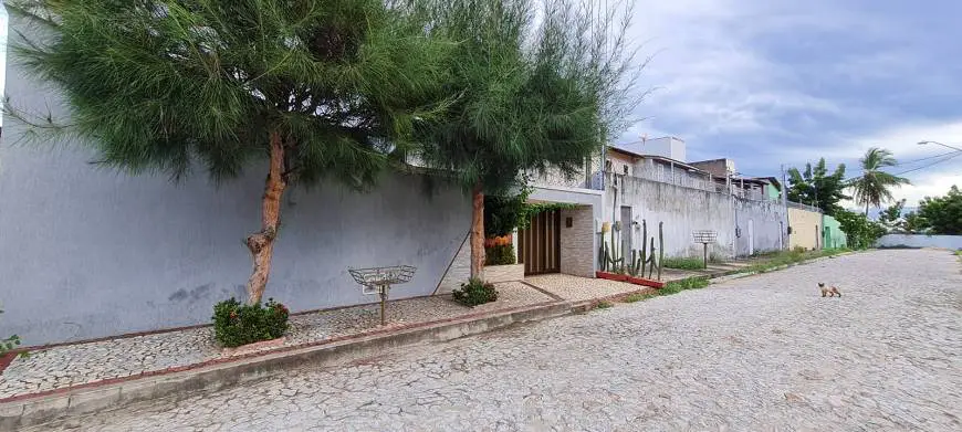 Foto 2 de Casa com 4 Quartos para alugar, 260m² em Precabura, Eusébio