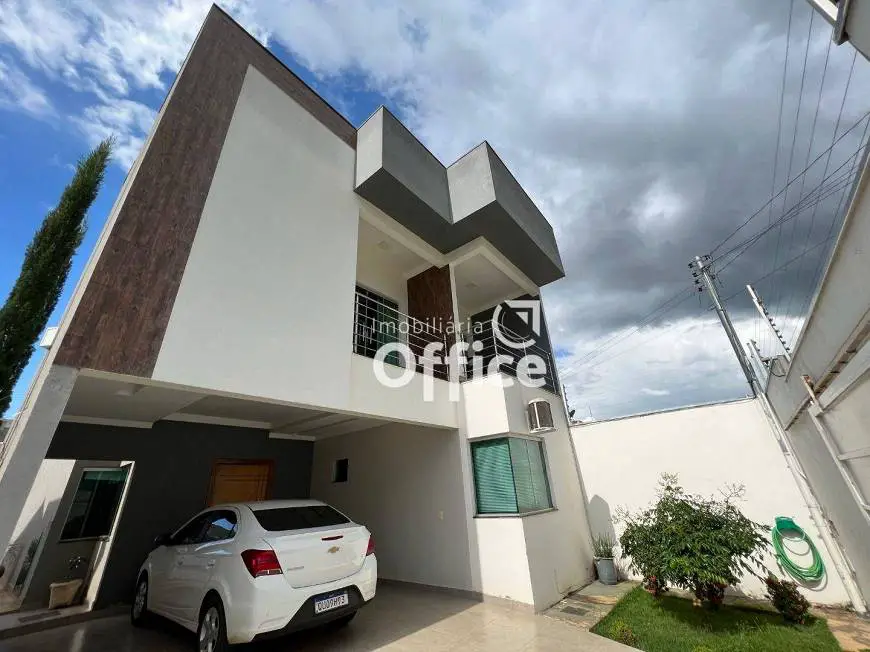 Foto 1 de Casa com 4 Quartos à venda, 234m² em Residencial Flor do Cerrado, Anápolis