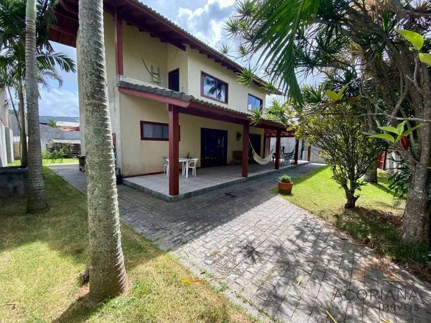 Foto 3 de Casa com 4 Quartos para alugar, 350m² em Rio Tavares, Florianópolis
