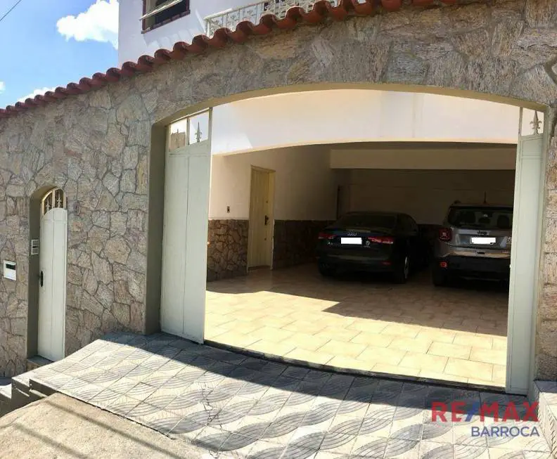 Foto 2 de Casa com 4 Quartos à venda, 221m² em São Caetano, São João Del Rei