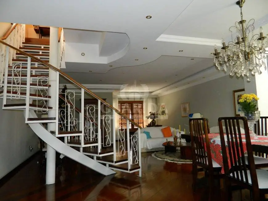 Foto 4 de Casa com 4 Quartos à venda, 285m² em São João, Porto Alegre