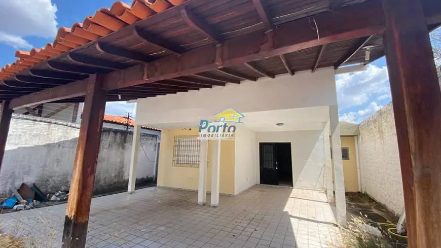 Foto 1 de Casa com 4 Quartos para alugar, 188m² em São João, Teresina