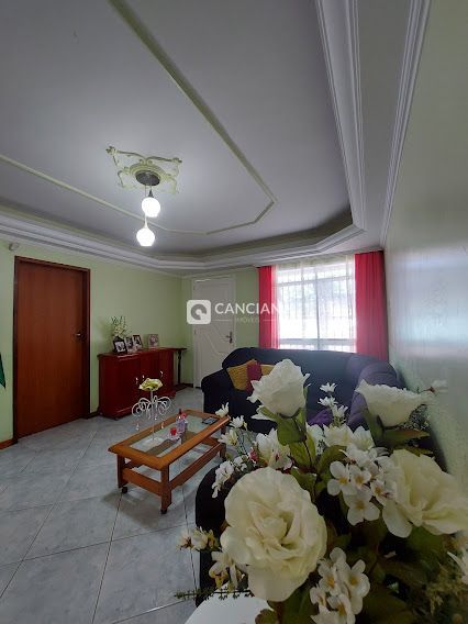 Foto 3 de Casa com 4 Quartos à venda, 240m² em São José, Santa Maria