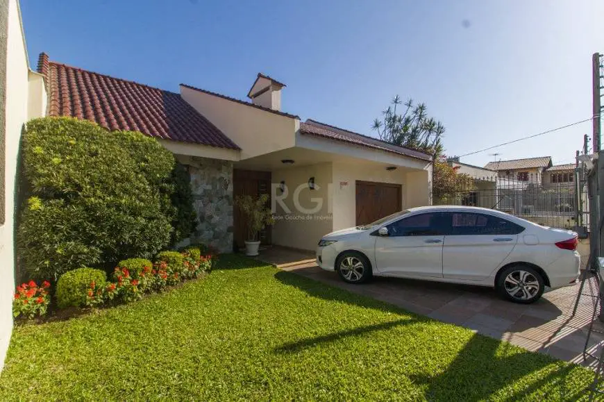 Foto 1 de Casa com 4 Quartos à venda, 170m² em São Sebastião, Porto Alegre