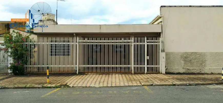 Foto 1 de Casa com 4 Quartos à venda, 180m² em Setor Central, Anápolis