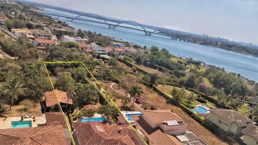 Foto 1 de Casa com 4 Quartos para alugar, 385m² em Setor de Habitacoes Individuais Sul, Brasília