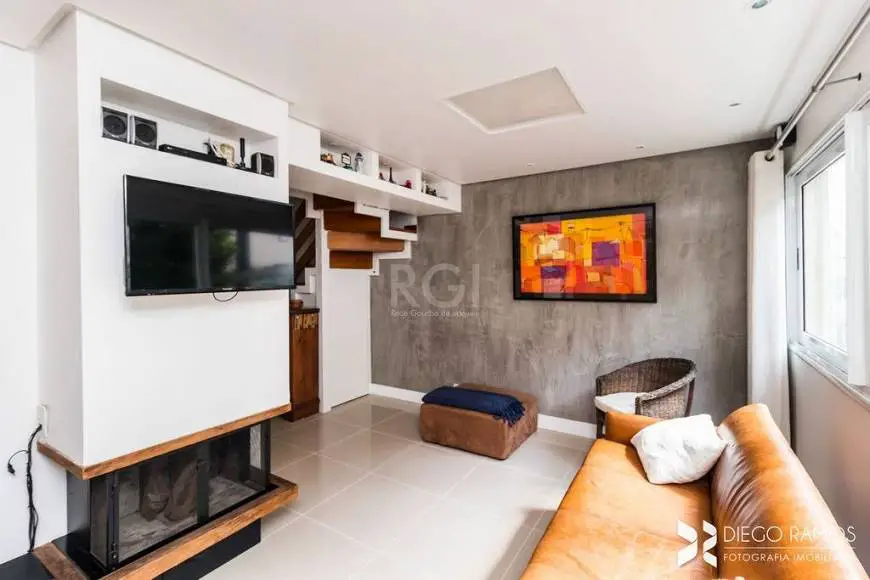 Foto 3 de Casa com 4 Quartos à venda, 200m² em Teresópolis, Porto Alegre