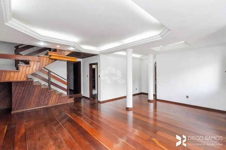 Foto 3 de Casa com 4 Quartos à venda, 305m² em Tristeza, Porto Alegre