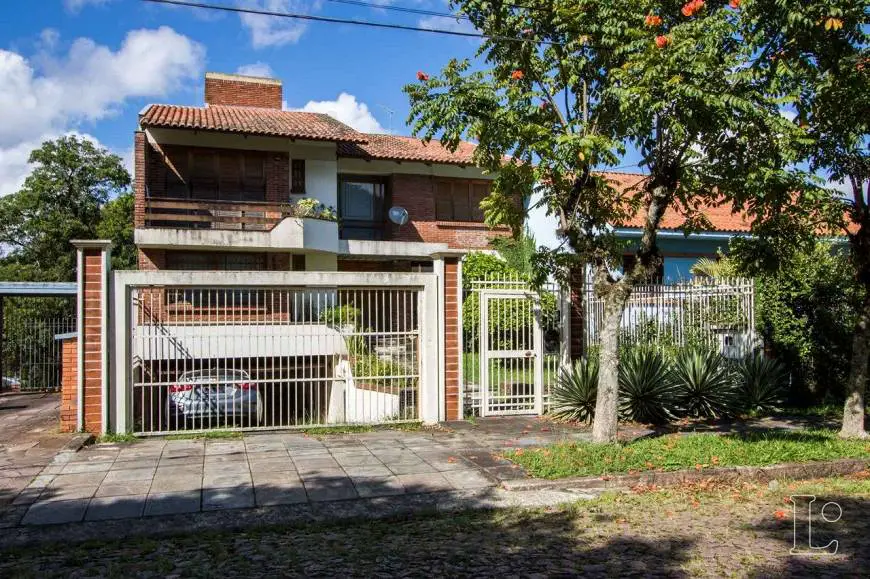 Foto 1 de Casa com 4 Quartos à venda, 321m² em Vila Assunção, Porto Alegre