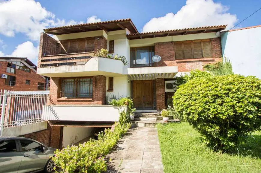 Foto 2 de Casa com 4 Quartos à venda, 321m² em Vila Assunção, Porto Alegre
