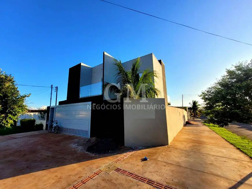 Foto 1 de Casa com 4 Quartos à venda, 152m² em Vila Carlota, Campo Grande