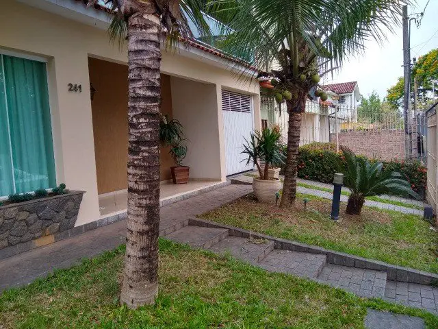 Foto 1 de Casa com 4 Quartos à venda, 300m² em Vila Mury, Volta Redonda