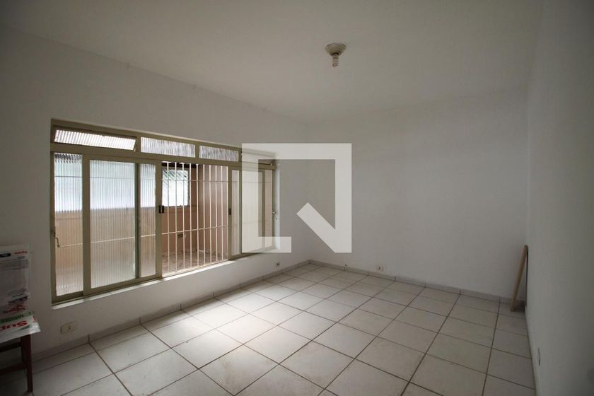 Foto 1 de Casa com 4 Quartos para alugar, 250m² em Vila Santa Clara, São Paulo