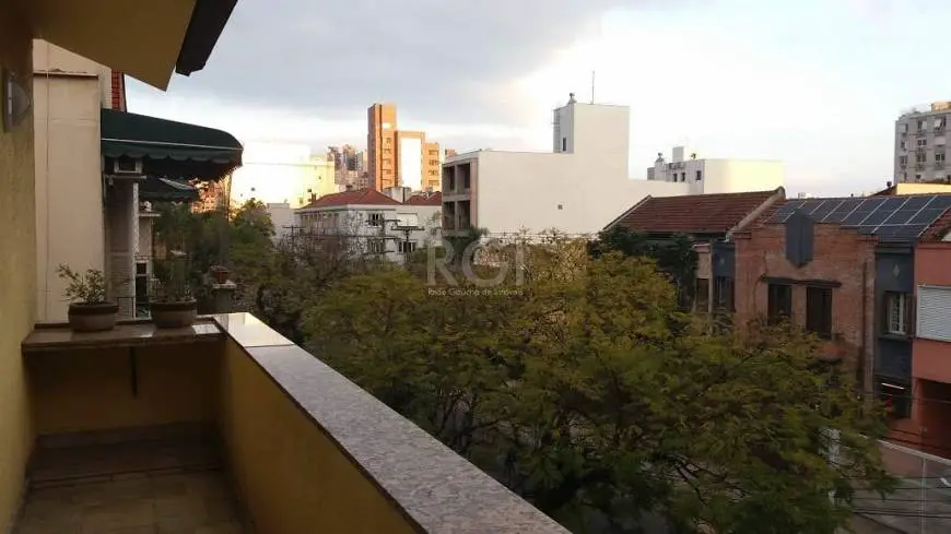 Foto 1 de Casa com 5 Quartos à venda, 300m² em Bela Vista, Porto Alegre
