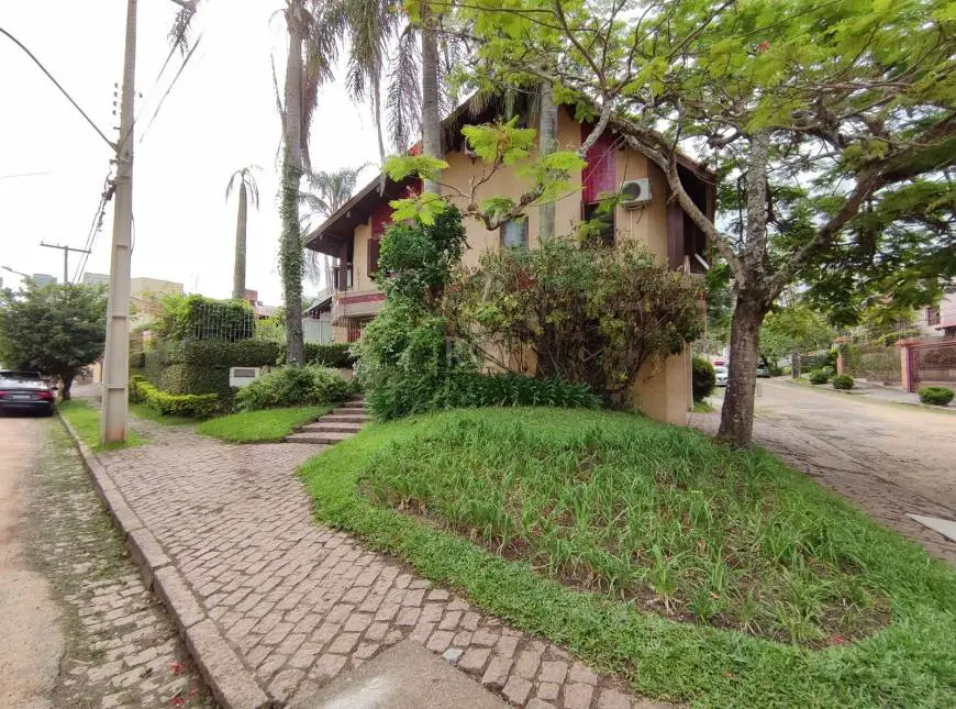Foto 1 de Casa com 5 Quartos à venda, 430m² em Boa Vista, Porto Alegre