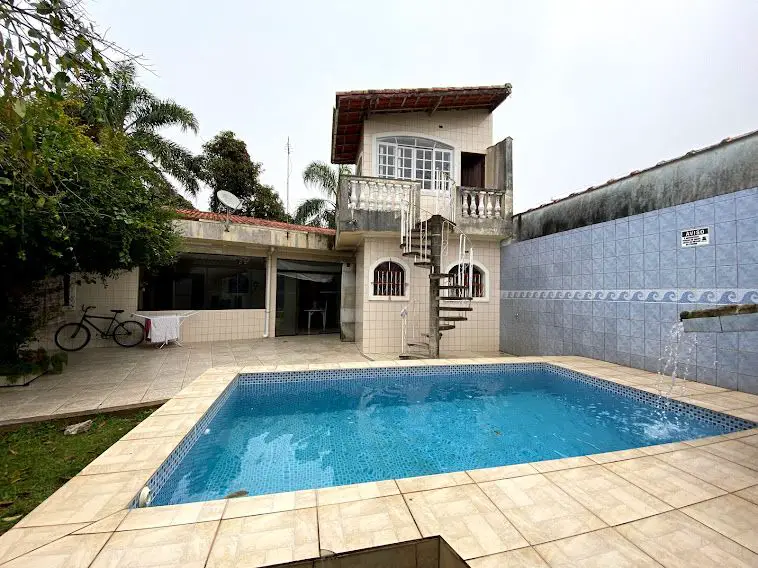 Foto 1 de Casa com 5 Quartos à venda, 180m² em Campos Elíseos, Itanhaém