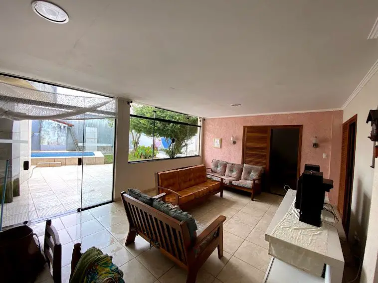 Foto 4 de Casa com 5 Quartos à venda, 180m² em Campos Elíseos, Itanhaém