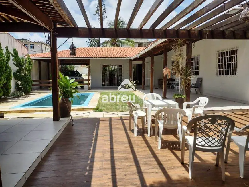 Foto 1 de Casa com 5 Quartos à venda, 331m² em Capim Macio, Natal