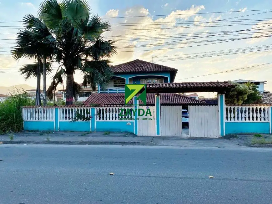 Foto 1 de Casa com 5 Quartos à venda, 220m² em Centro, Rio das Ostras