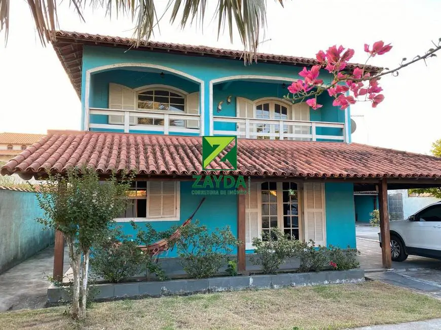 Foto 2 de Casa com 5 Quartos à venda, 220m² em Centro, Rio das Ostras