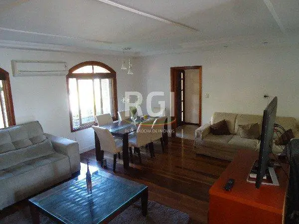 Foto 2 de Casa com 5 Quartos à venda, 248m² em Cristal, Porto Alegre