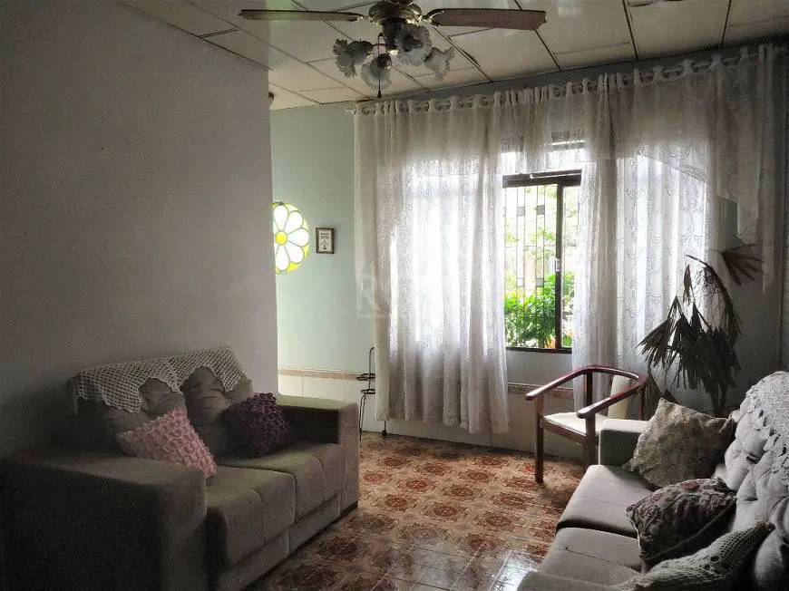 Foto 1 de Casa com 5 Quartos à venda, 200m² em Ipanema, Porto Alegre