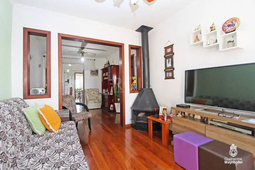 Foto 3 de Casa com 5 Quartos à venda, 245m² em Jardim Itú Sabará, Porto Alegre